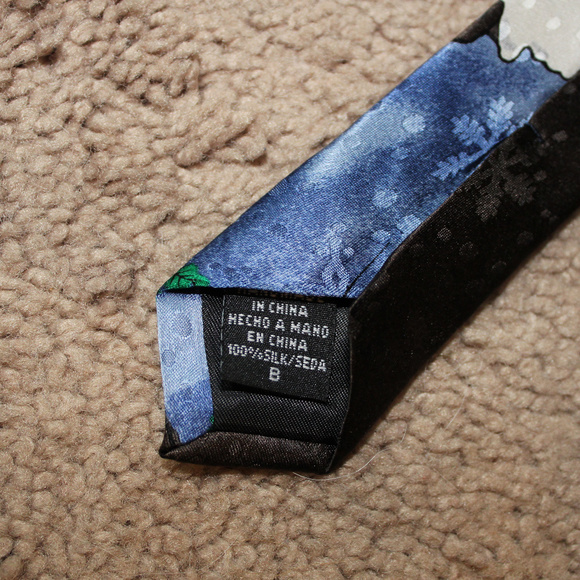 NWOT! Santa & Reindeer Tie - Picture 5 of 5